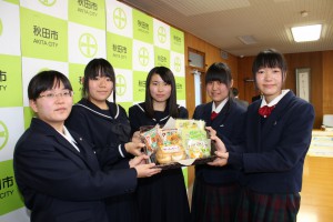 コンビニで販売するスイーツを高校生が開発